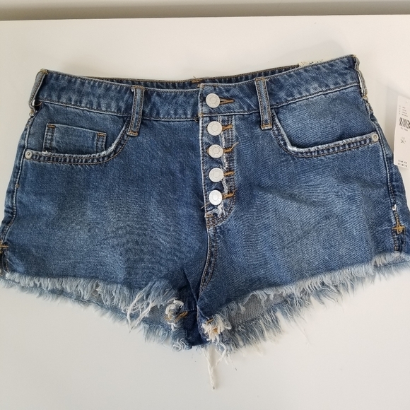 NWT Anthropologie Pilcro The Low-Slung Cut Off Denim Shorts Button Up Size 26P - Picture 9 of 12